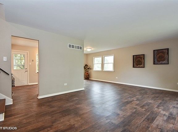 3rd image of 22942 Valley Dr