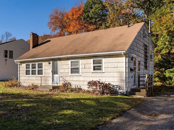 19 Vinton Ter, Rockland, MA 02370