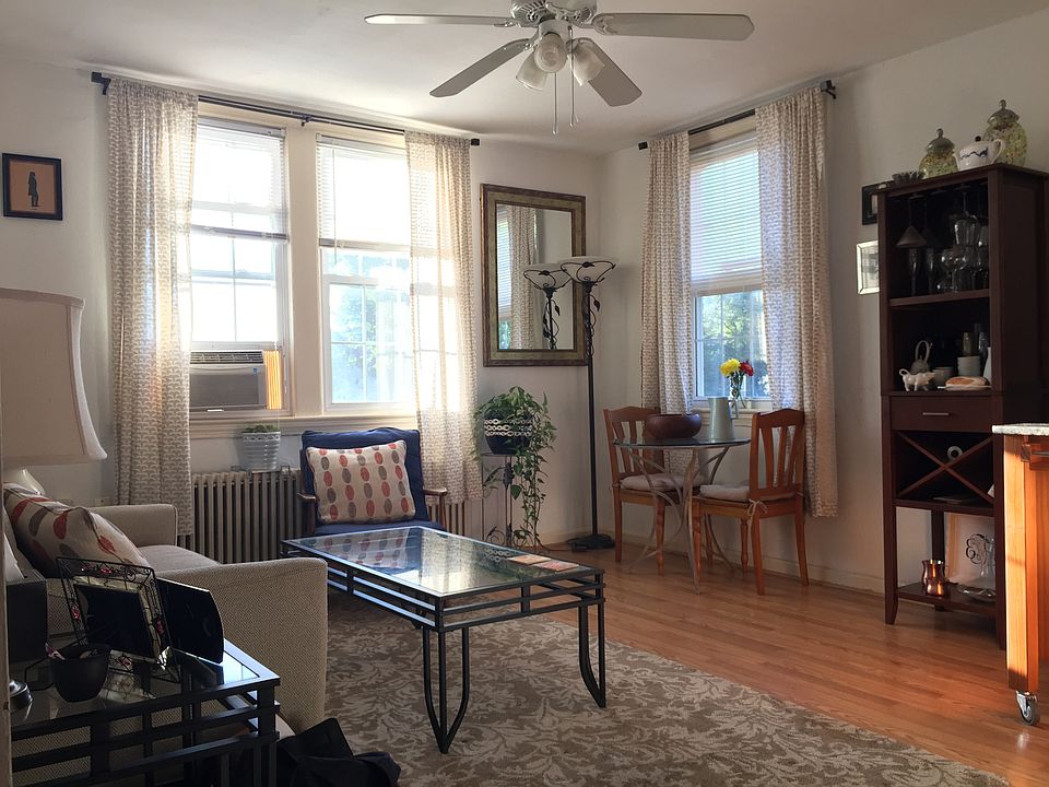 SE corner of living room