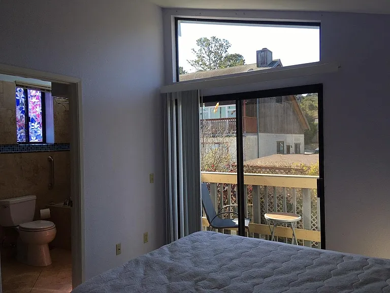 671 Lily St #UPPER LEVEL — Photo 8