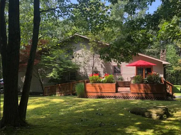 4 Rockledge Ln, Tunkhannock, PA 18657