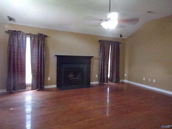 2nd image of 2552 Bonnie Oaks Dr SW