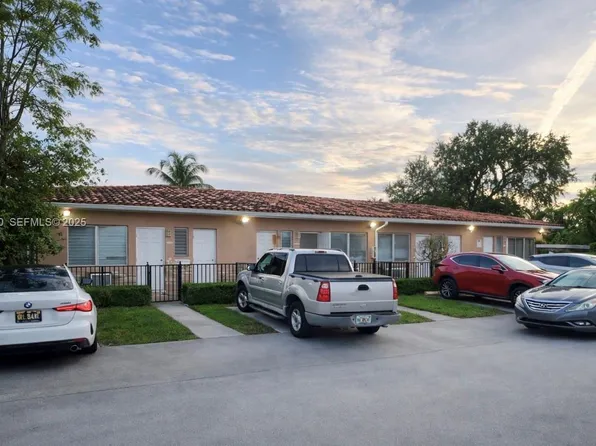 3080 SW 1st St, Miami, FL 33135