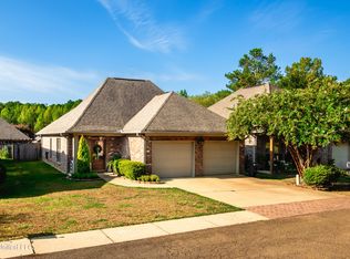 528 Acadian Ct, Brandon, MS 39042