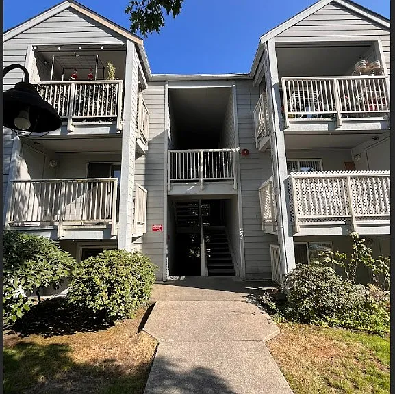 975 Aberdeen Ave NE #F305 — Photo 15