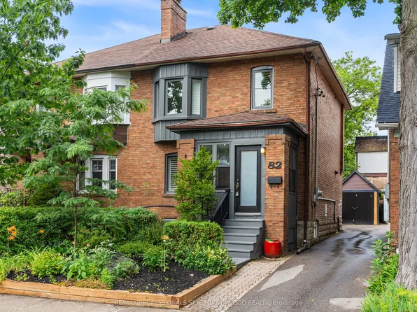 82 Durie St, Toronto, ON M6S 3E8