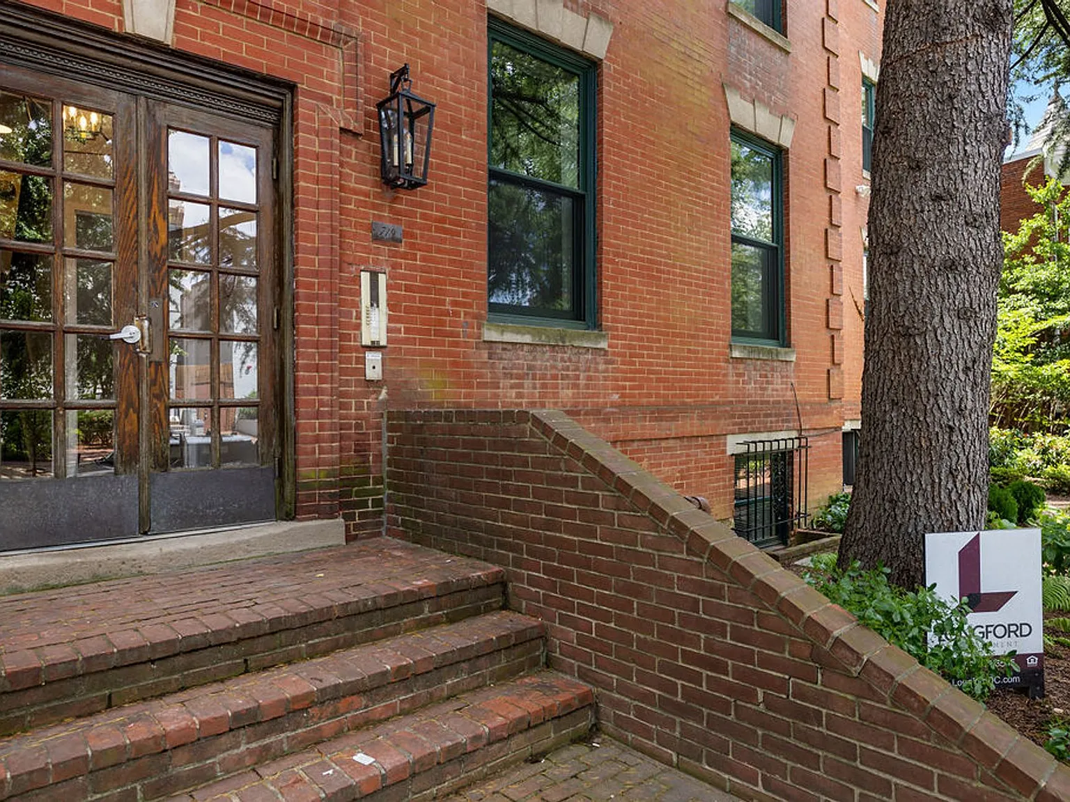 719 G Street SE — Photo 2