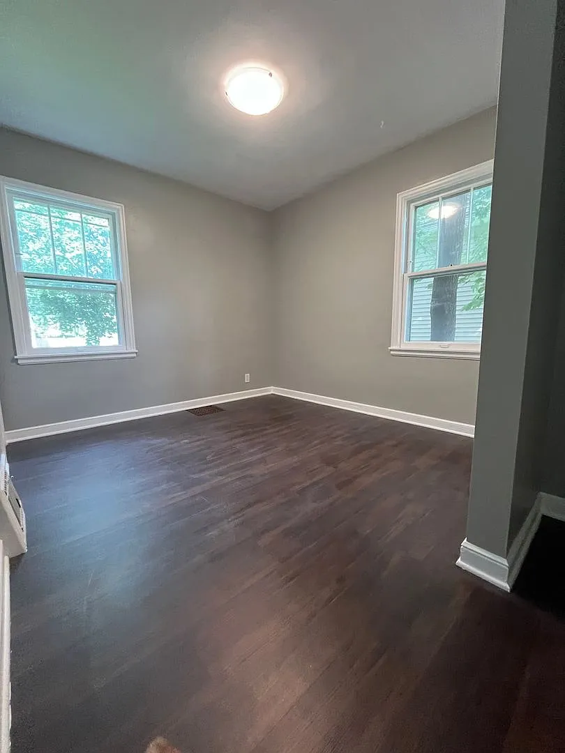 3 Bedroom 1 Bathroom House in Minneapolis! — Photo 4