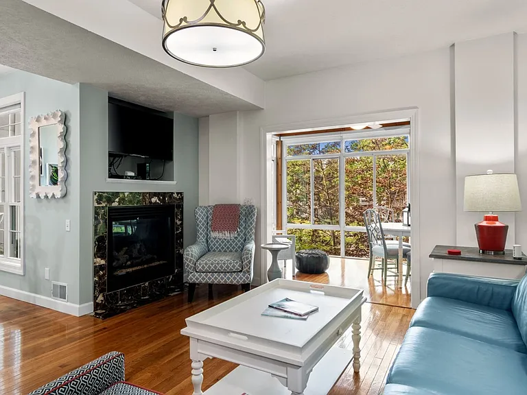 213 Midtown Dr — Photo 11