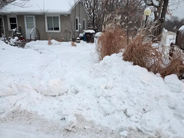 520 Queensland Ln N, Plymouth, MN 55447