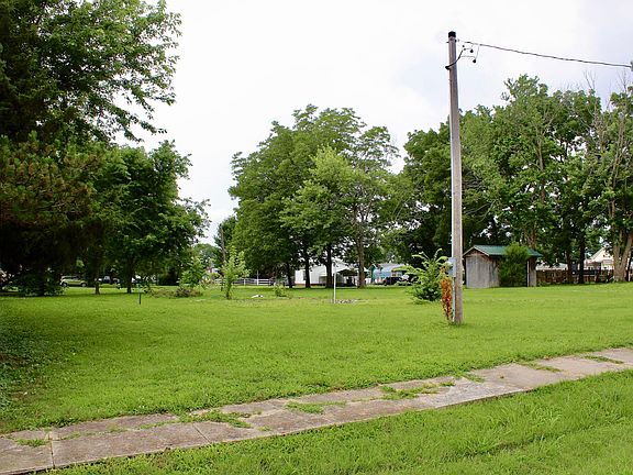 4th image of 303 N Davis Street