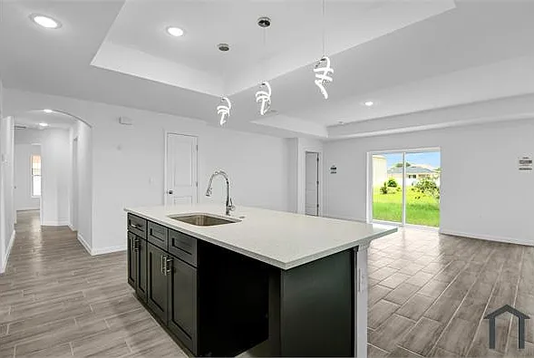 4 bed, 1746 sqft, $2,450 — Photo 3