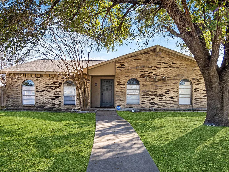 1208 W Spring Creek Pkwy — Photo 1