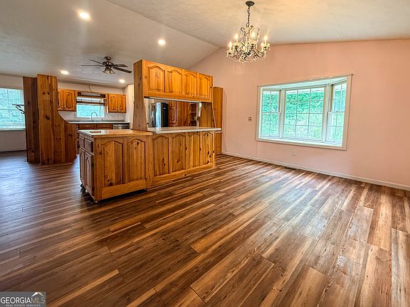5th image of 790 Birdhouse Ln