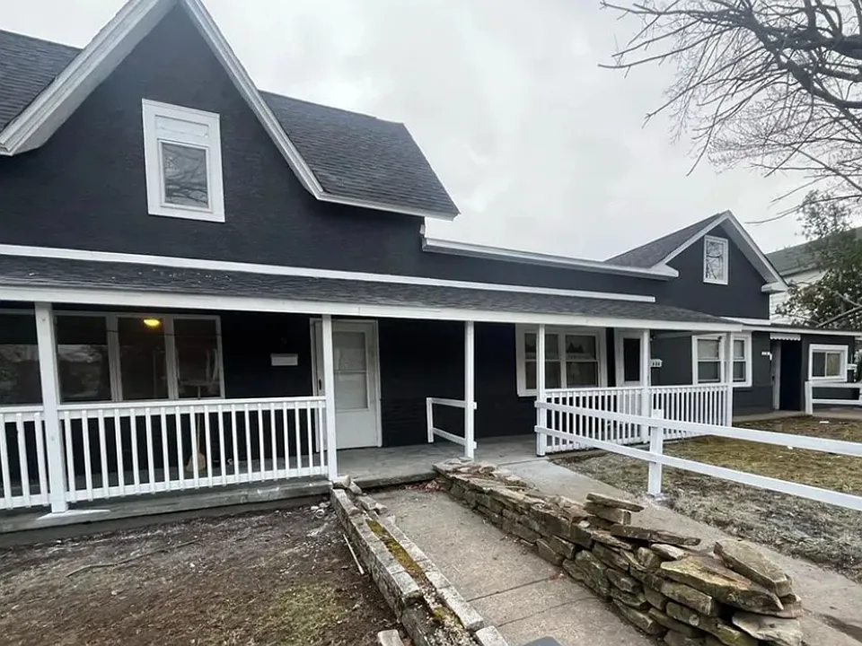 334 N Main St