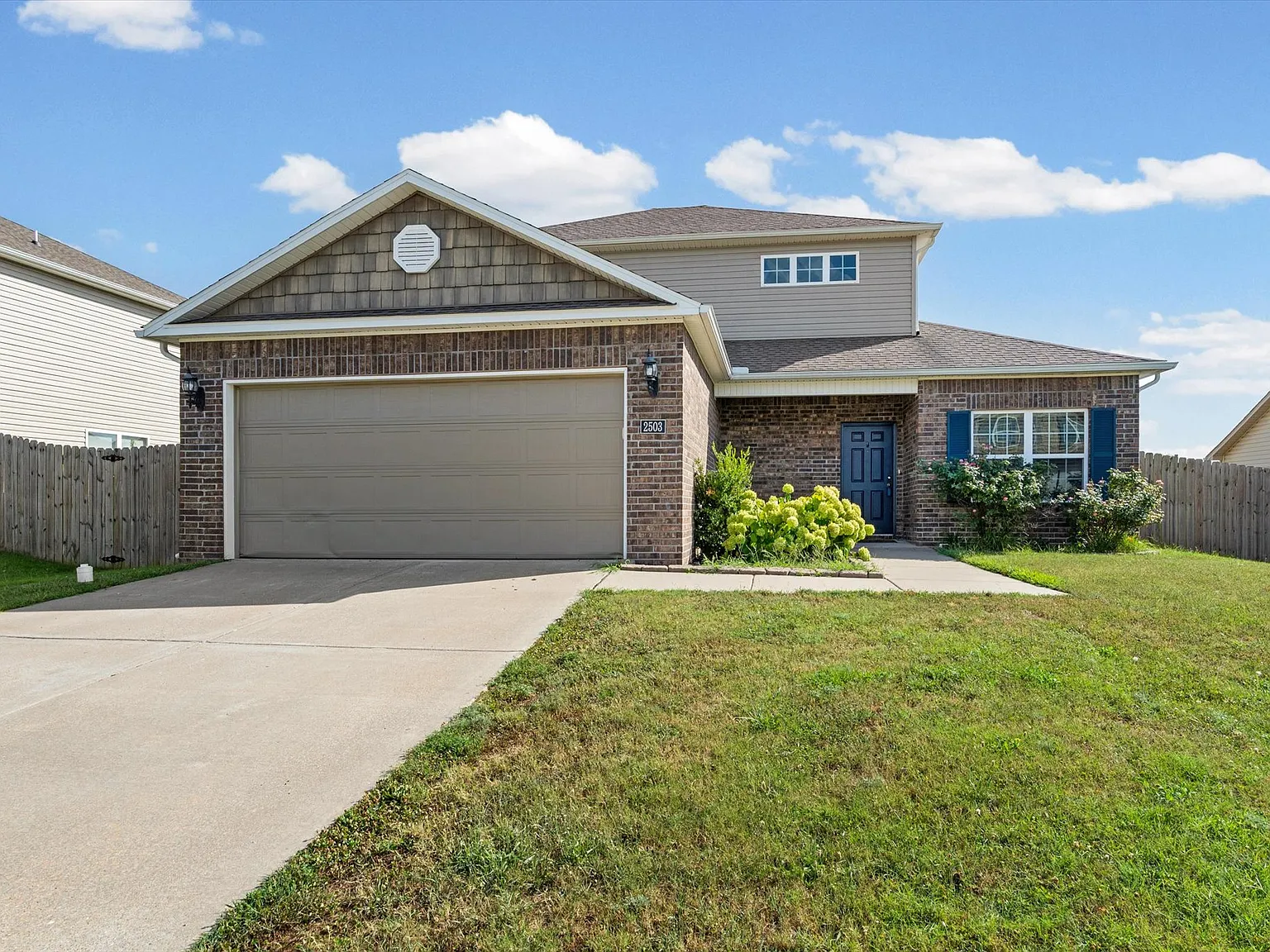 3 bed, 2076 sqft, $2,295 — Photo 1