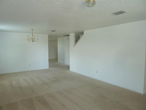 2nd image of 1100 Lowndes Ln
