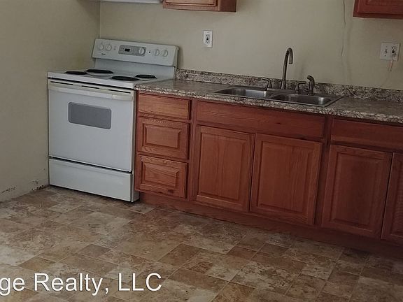4th image of 1510 Cedar Ave
