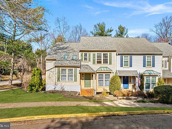 3rd image of 8228 Maple Ridge Ave