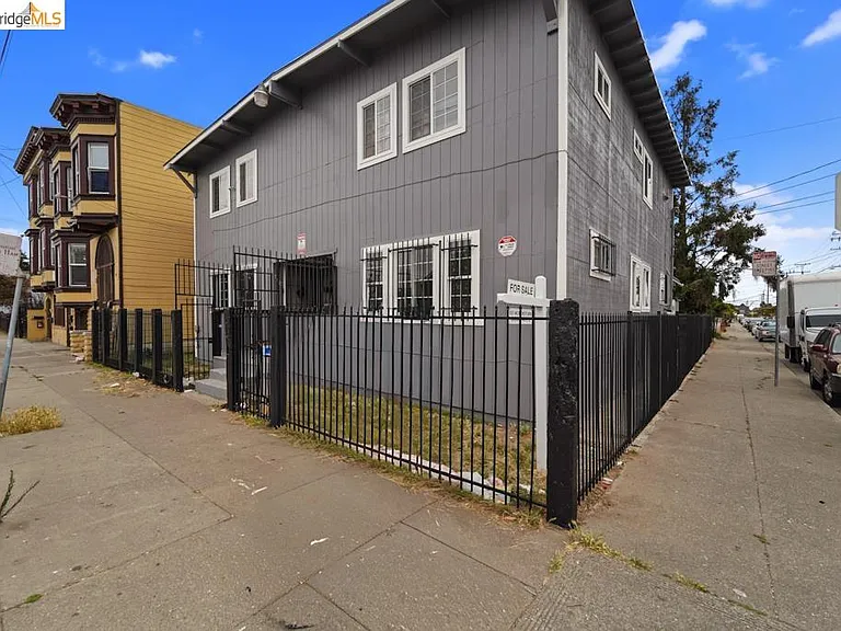 Bissell Ave — Photo 3