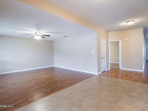 5th image of 15301 Haversham Pl
