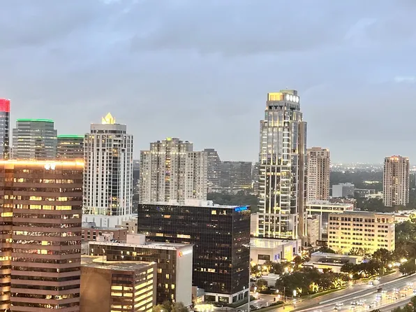 4521 San Felipe St Unit 2405, Houston, TX 77027