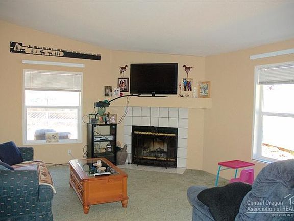 2nd image of 11546 NW Nye Ave
