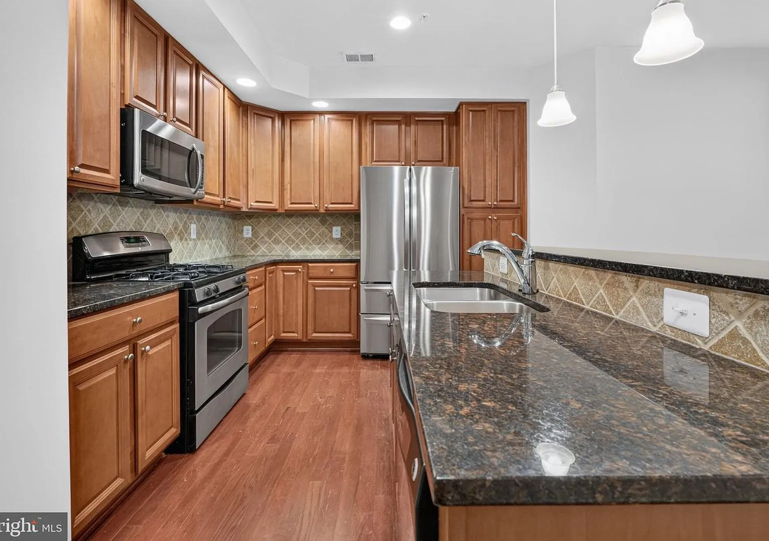 Stunning 3BR, 2.5BA Odenton Home w-Garage — Photo 2