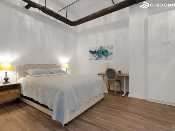 705 Main St, Houston, TX