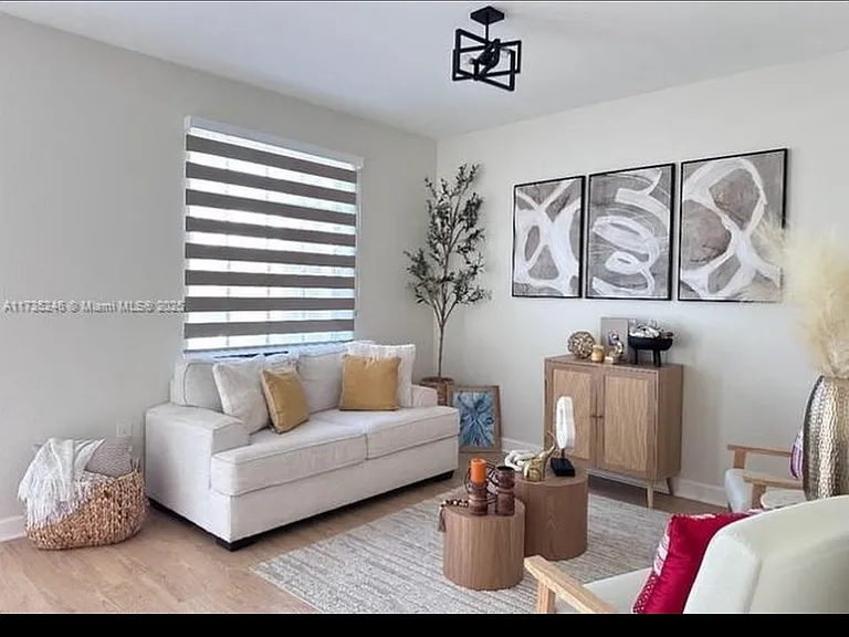 3208 SE 5th Ct — Photo 6