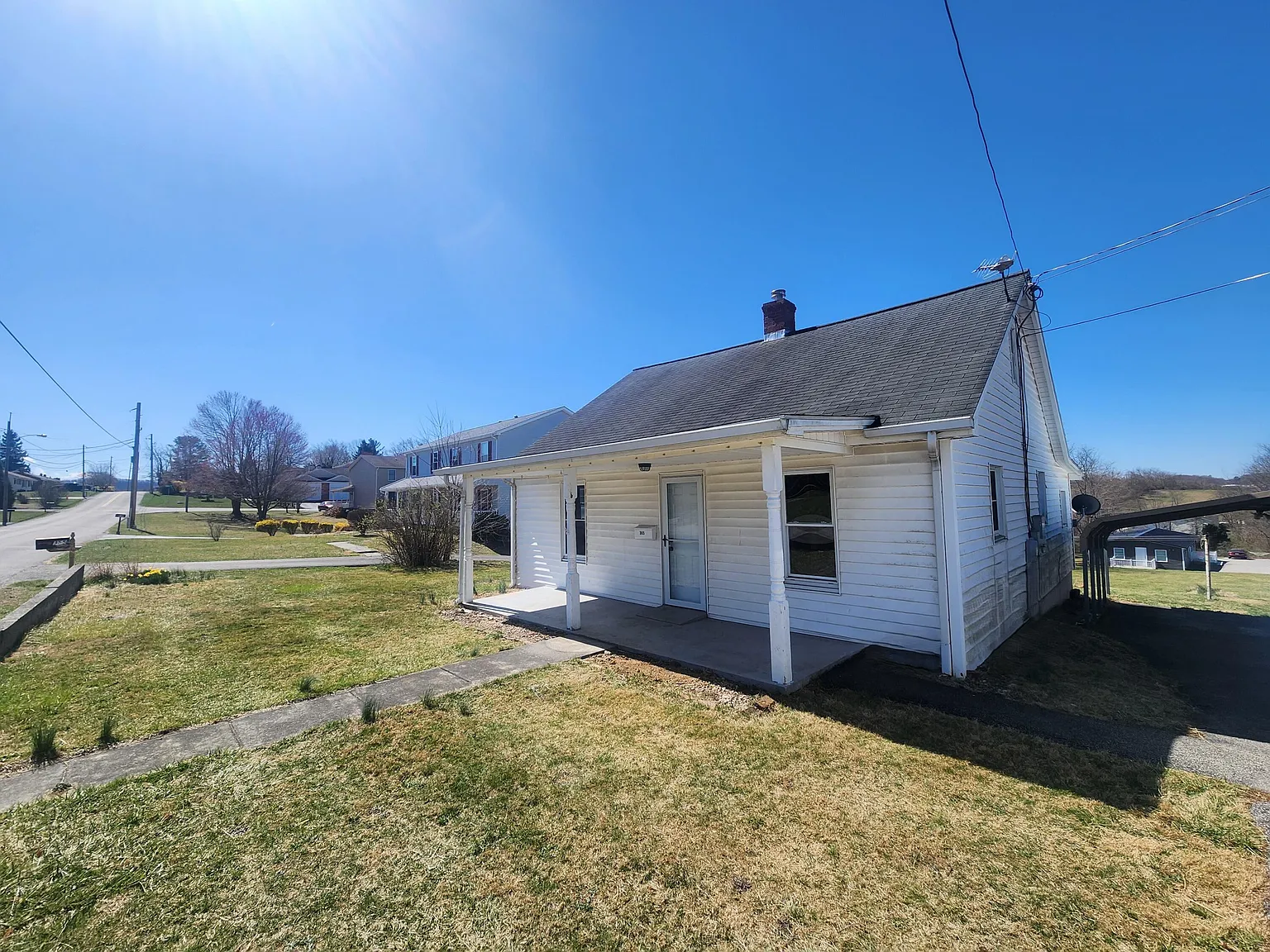 365 Clearview Dr photo 1
