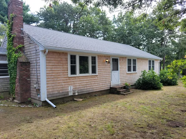 8 Westbury Way, Cotuit, MA 02635