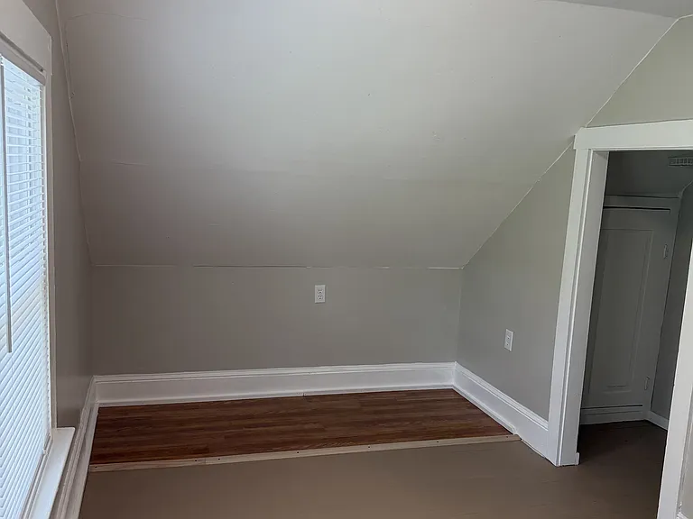926 W Water St — Photo 13