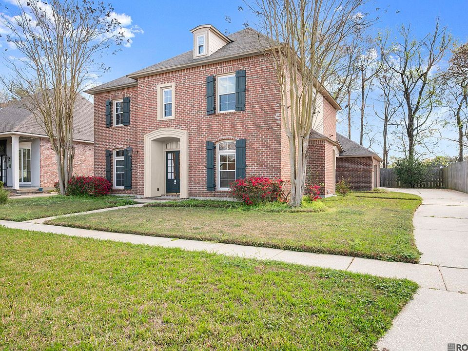 1st image of 750 Wheatsheaf Dr