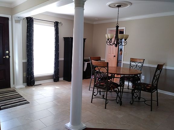 4th image of 8324 White Hill Ln