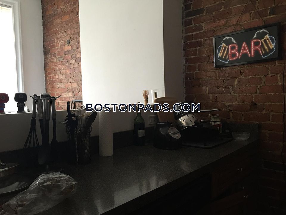 2nd image of 23 Cortes St #U12a