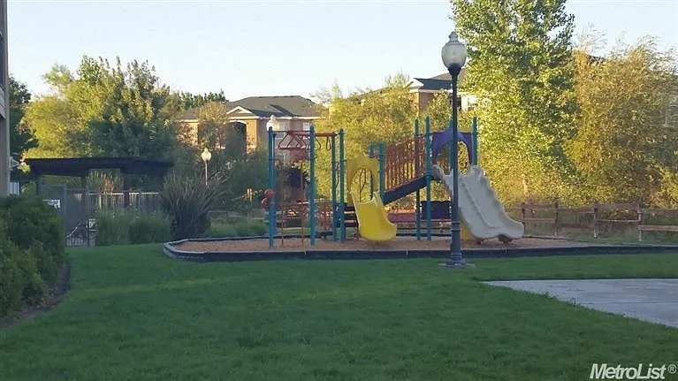 8434 Walerga Rd #826 — Photo 20