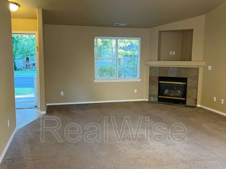 20611 Daisy Ln — Photo 3