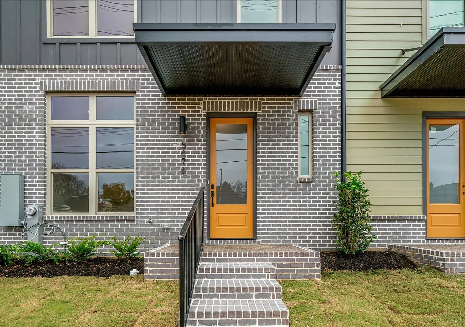 Brand New Luxury Townhome — Photo 1