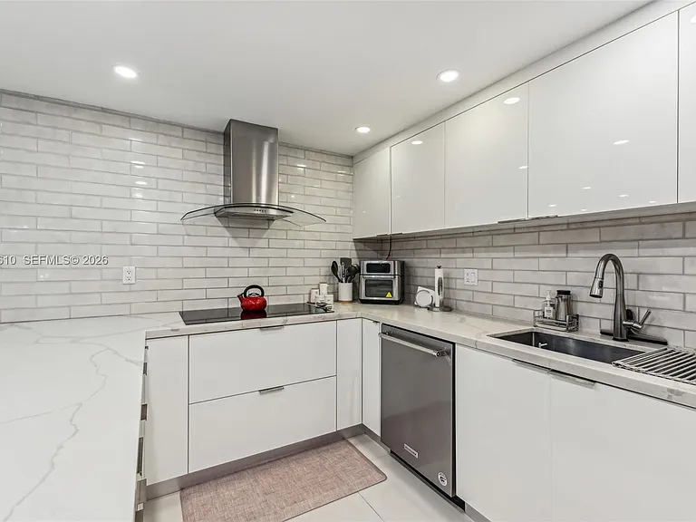 121 Crandon Blvd #251 — Photo 12