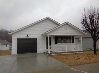 106 Palm Dr, Huntington, WV 25705