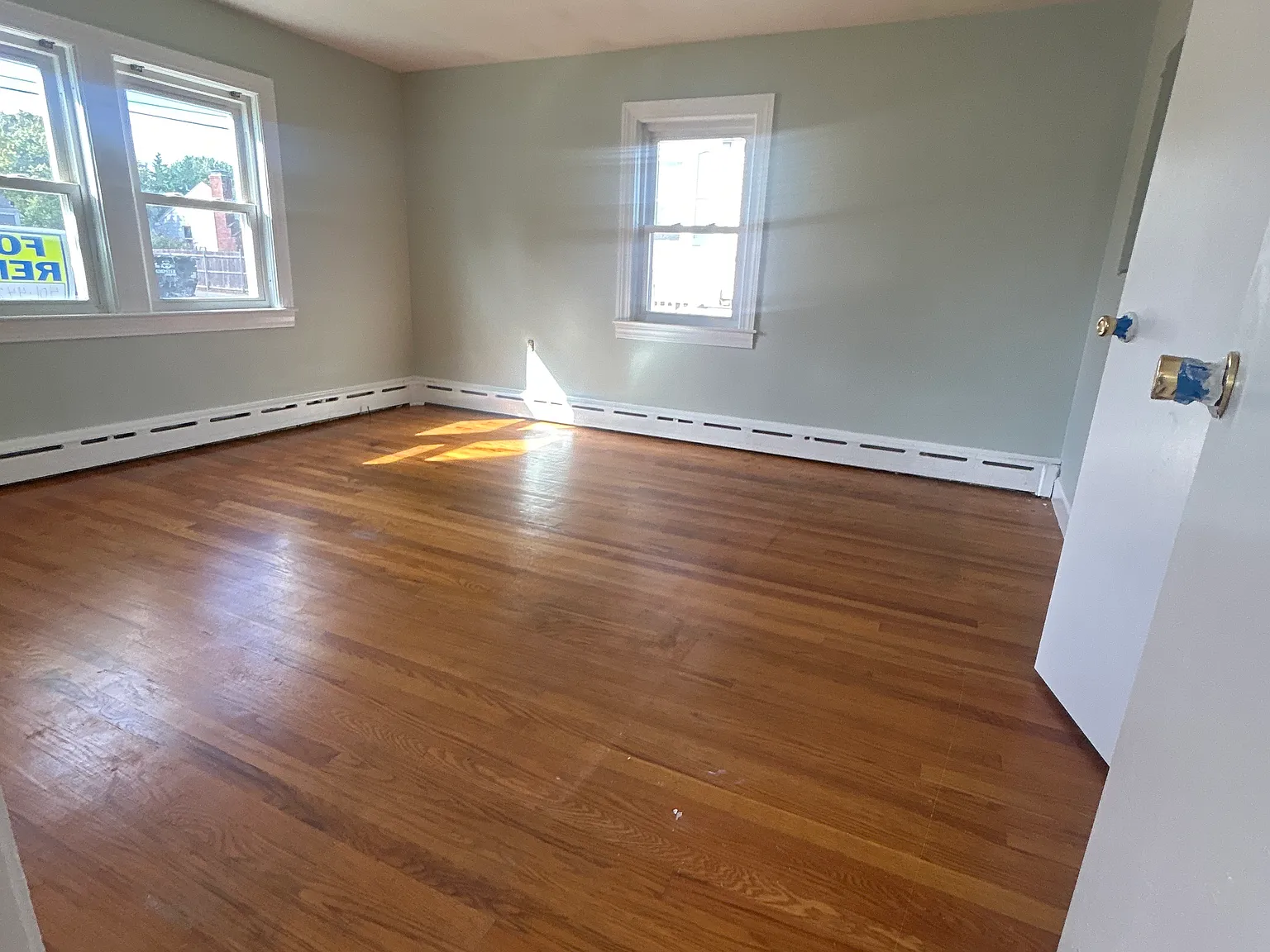 4 bed, 1250 sqft, $3,000 — Photo 1