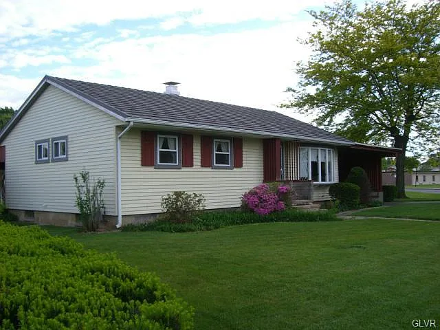 312 W Barkley St photo 1