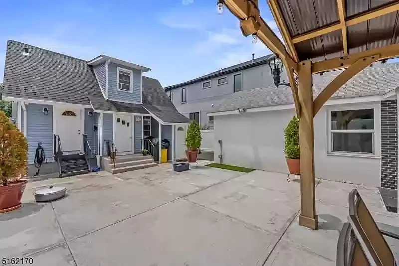 399 Kennedy Dr #2