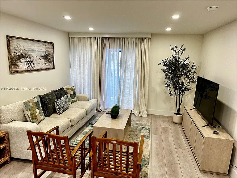 400 Kings Point Dr #1517 — Photo 3