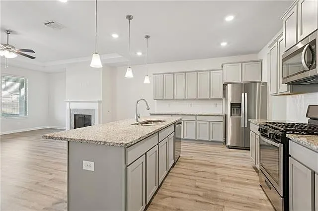 4 bed, 3.0 bath, 2712 sqft, $2,600 — Photo 4