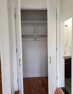 Rented by Smart NY Realty LLC | media 6