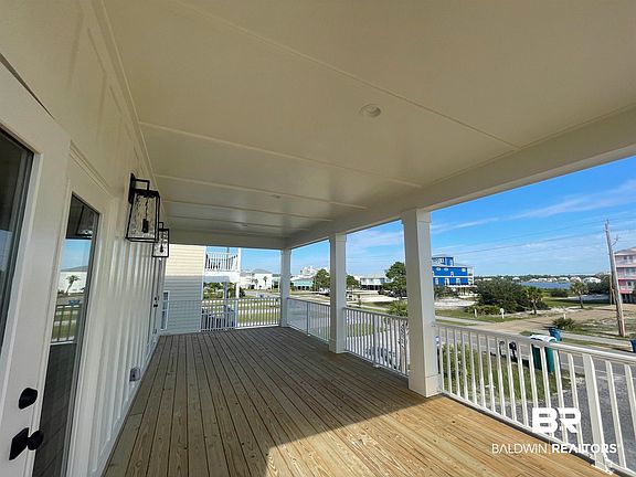 3rd image of 1429 W Lagoon Ave