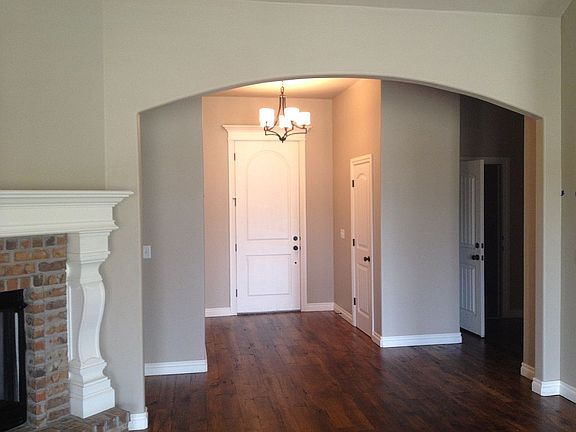 2nd image of 1001 Dayton Ln