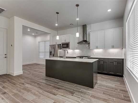 7th image of this home